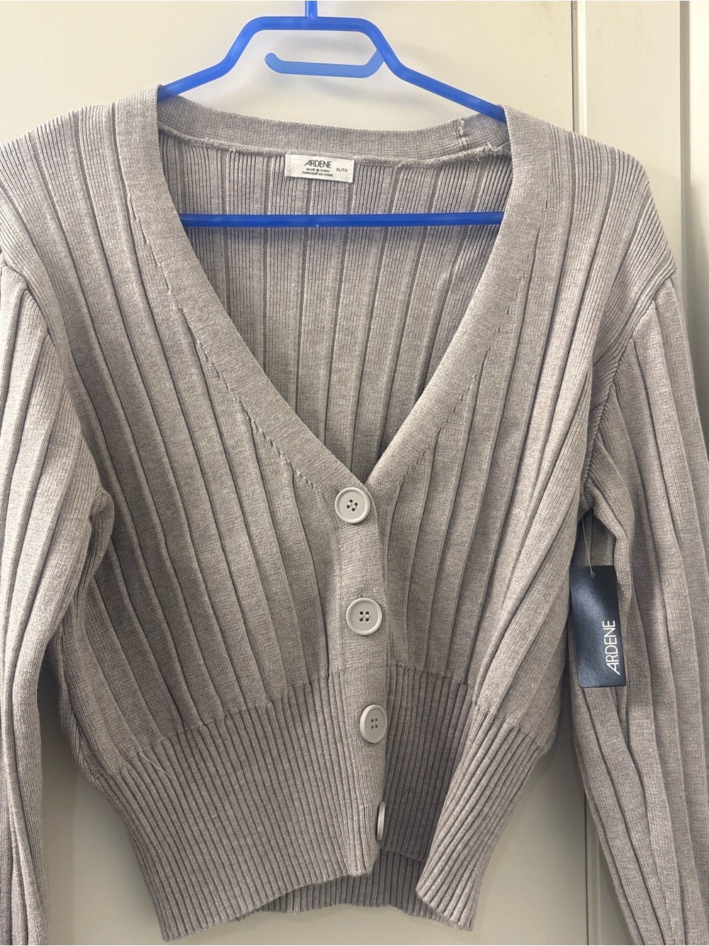 Ardene Ribbed V-Neck Button Front Cropped Cardigan - Picture 2 of 3